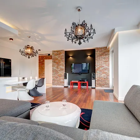 Dom & House - Szafarnia מלון