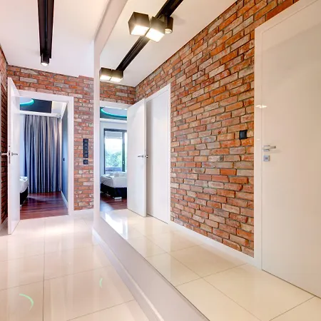 Dom & House - Szafarnia 3*