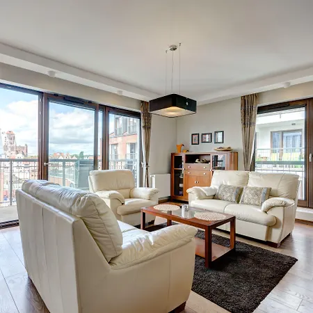 Dom & House - Szafarnia 3* גדנסק