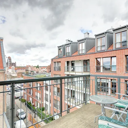 Dom & House - Szafarnia 3* גדנסק