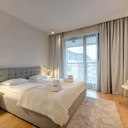 Dom & House - Szafarnia Hotel