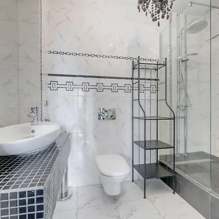 Dom & House - Szafarnia 3*