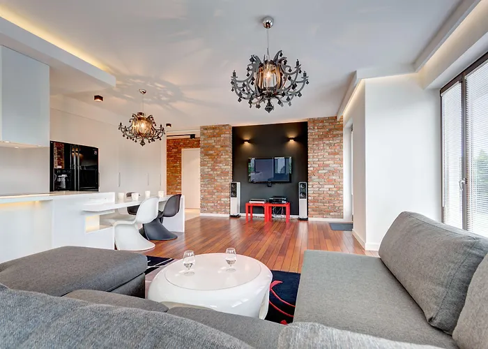 Dom & House - Szafarnia Szálloda