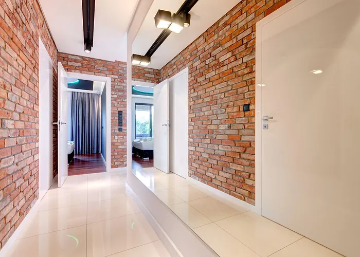 Dom & House - Szafarnia 3*