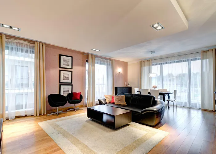 Dom & House - Szafarnia