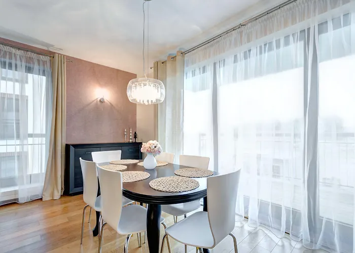 Dom & House - Szafarnia Hotel