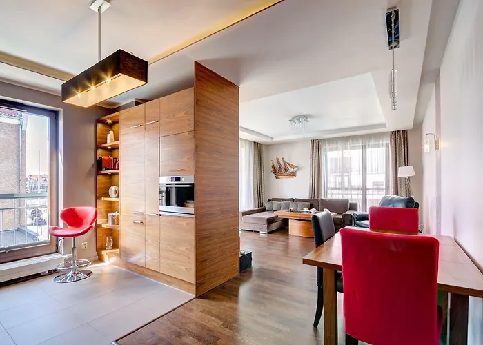 Dom & House - Szafarnia Hotel