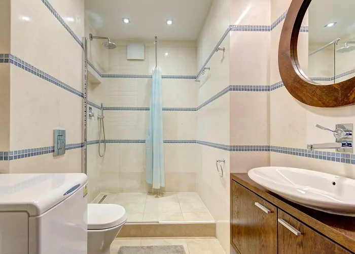 Dom & House - Szafarnia 3*