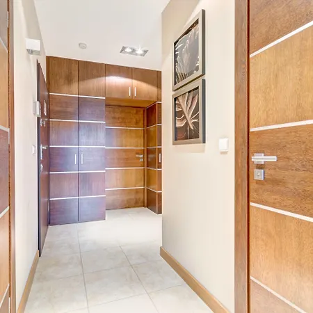 Dom & House - Szafarnia 3* غدانسك