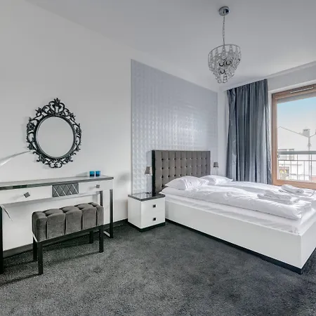 Dom & House - Szafarnia فندق 3*